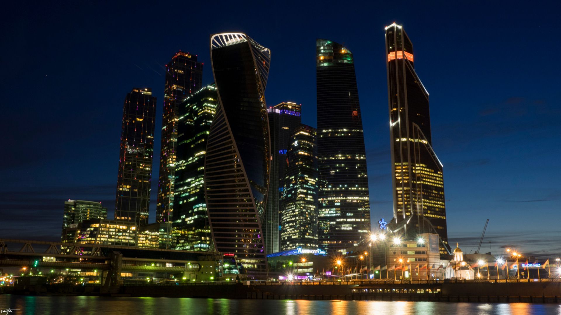 Обои окно, город, городской пейзаж, небоскреб, метрополия в разрешении 1920x1080