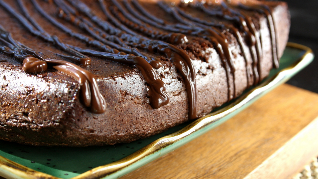 Обои шоколадный торт, шоколадный брауни, выдумка, выпечка, пирожное в разрешении 1280x720