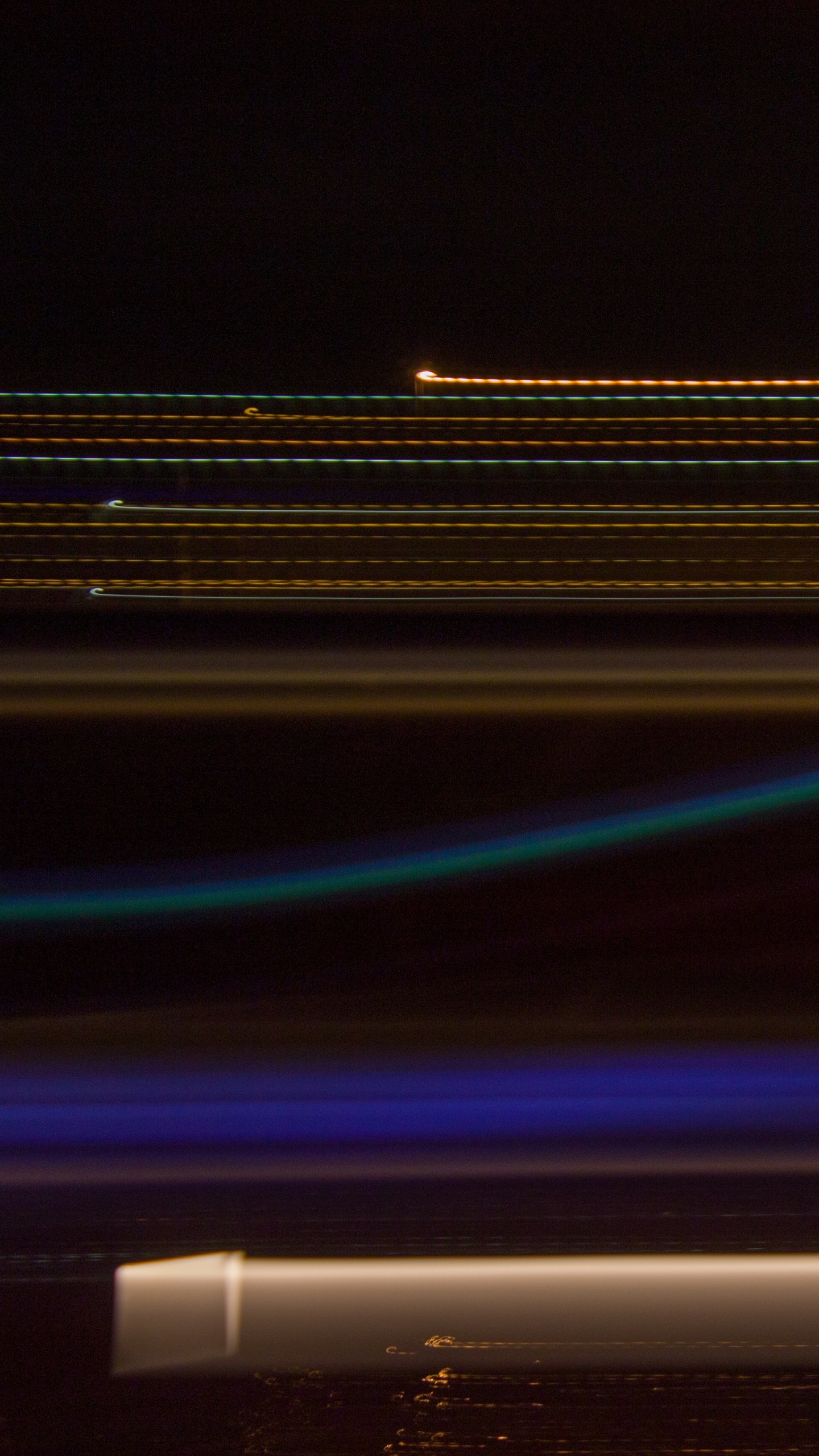 Обои свет, абстракция, ночь, экспозиция, линия в разрешении 1440x2560