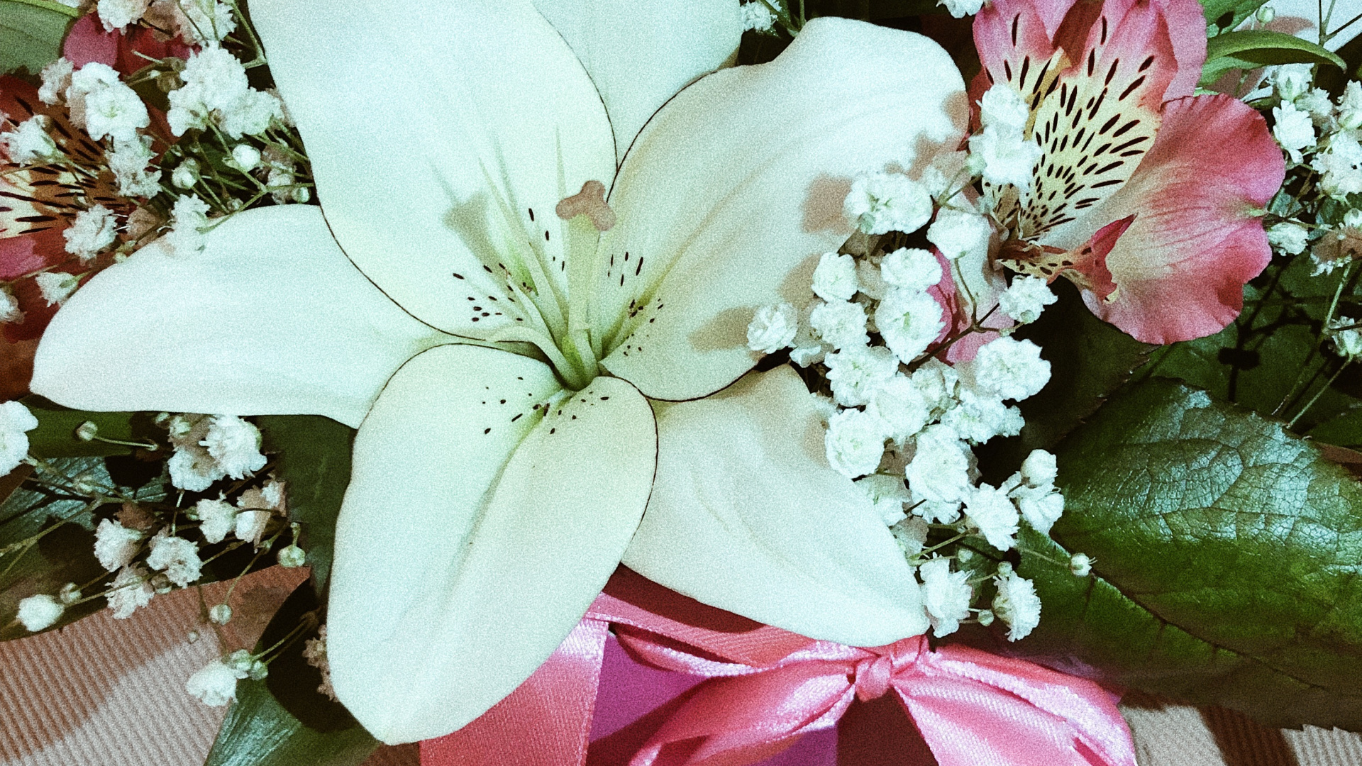 Обои цветочный букет, цветочный дизайн, цветковое растение, срезанные цветы, искусственный цветок в разрешении 1920x1080