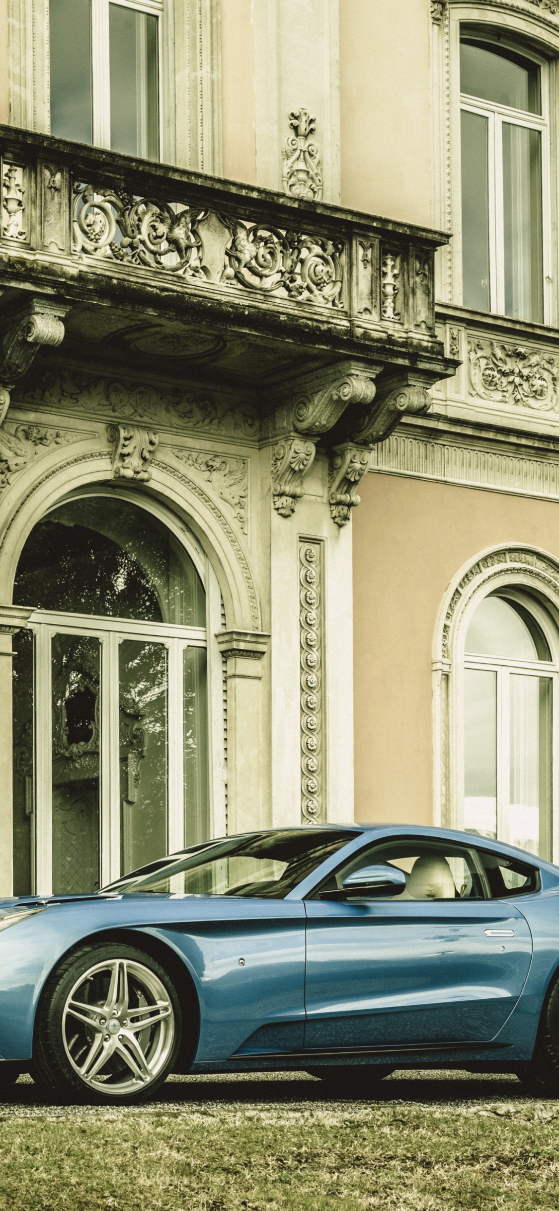 Обои автомобиль, архитектура, Феррари f430, дверь, автомобильный дизайн в разрешении 1125x2436