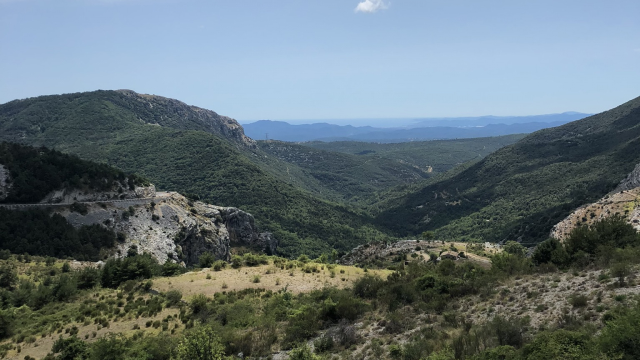 Обои растительность, горный рельеф, облако, нагорье, растительное сообщество в разрешении 1280x720