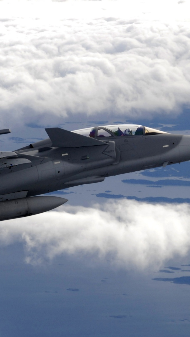 Обои самолет, реактивный самолет, самолеты, военный самолет, воздушные силы в разрешении 720x1280