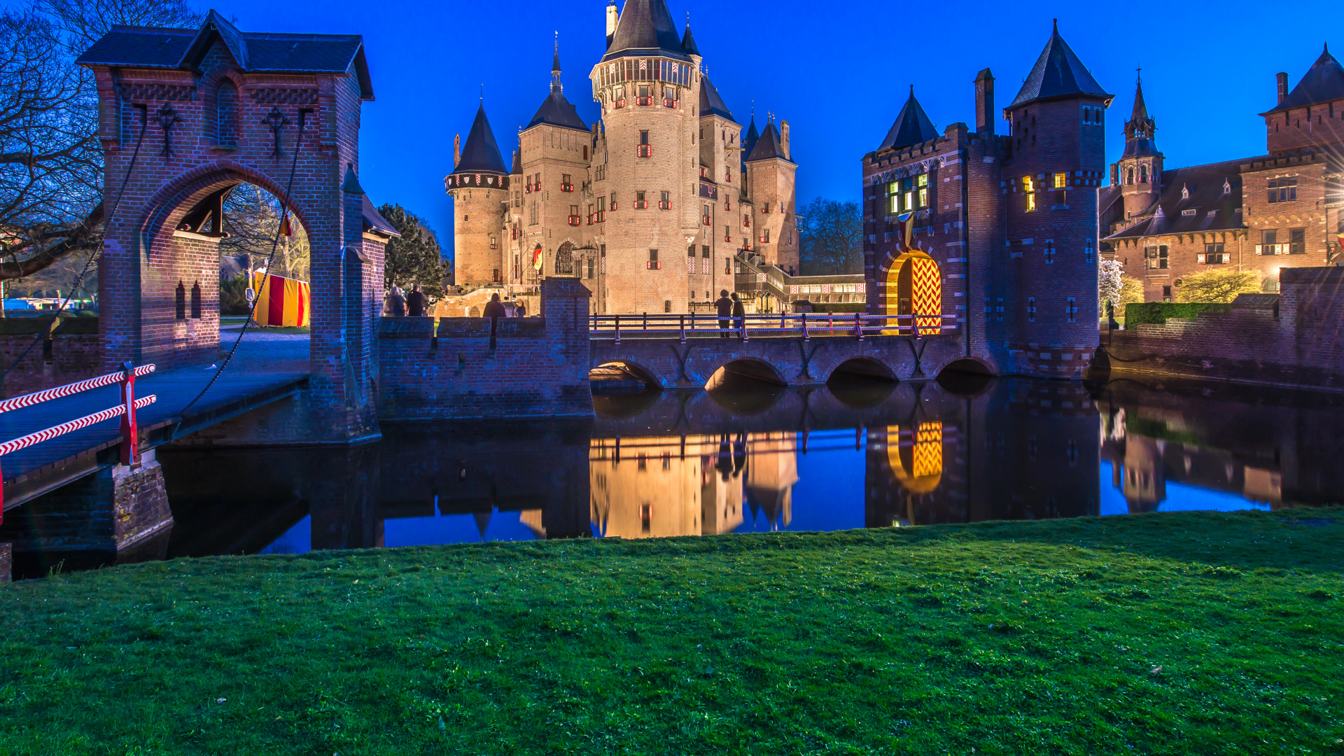 Обои замок, Замковый мост, ориентир, архитектура, ночь в разрешении 1920x1080