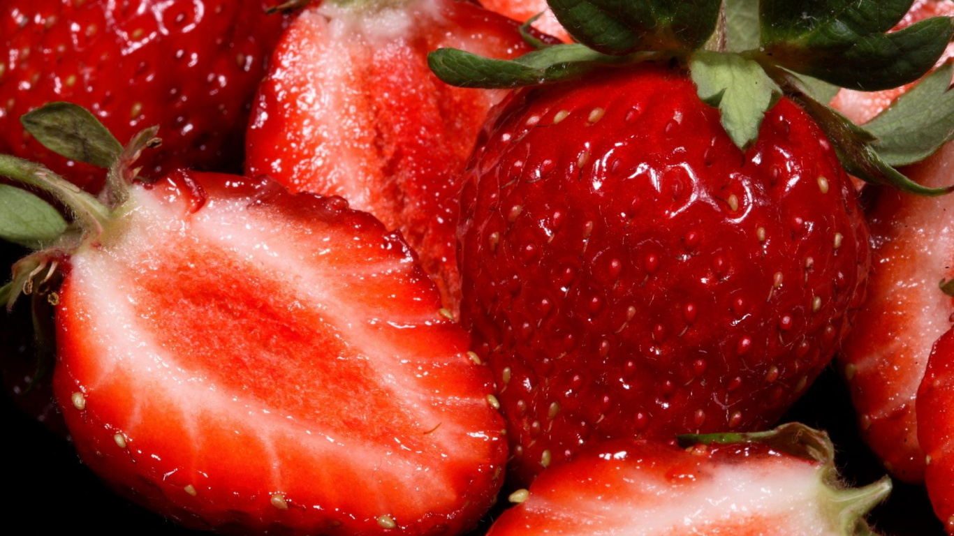 Обои сок, клубника, фрукты, природные продукты, пища в разрешении 1366x768