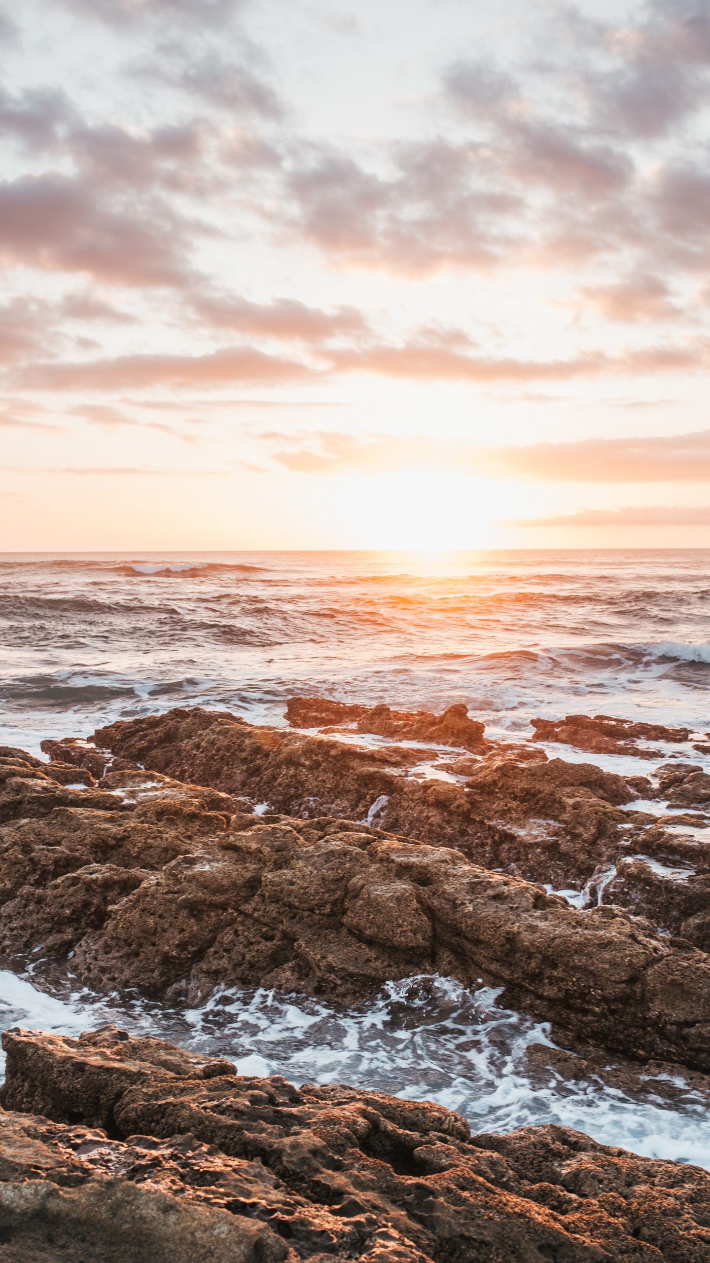 Обои водоем, море, волна, океан, вода в разрешении 1440x2560