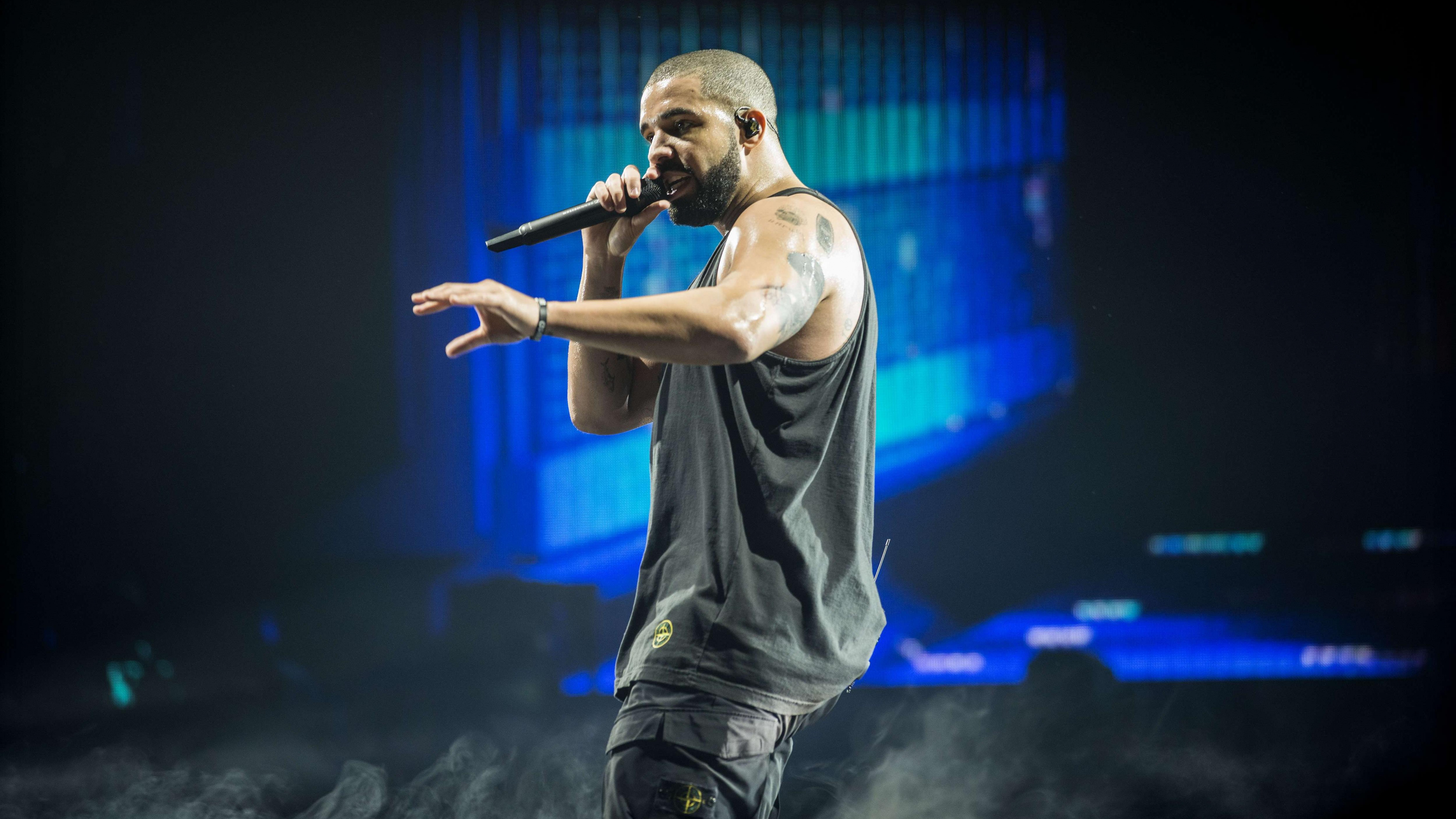 Обои Дрейк видео, реппер, Обри трех Мигос тур, Больше Жизни, концерт в разрешении 3840x2160