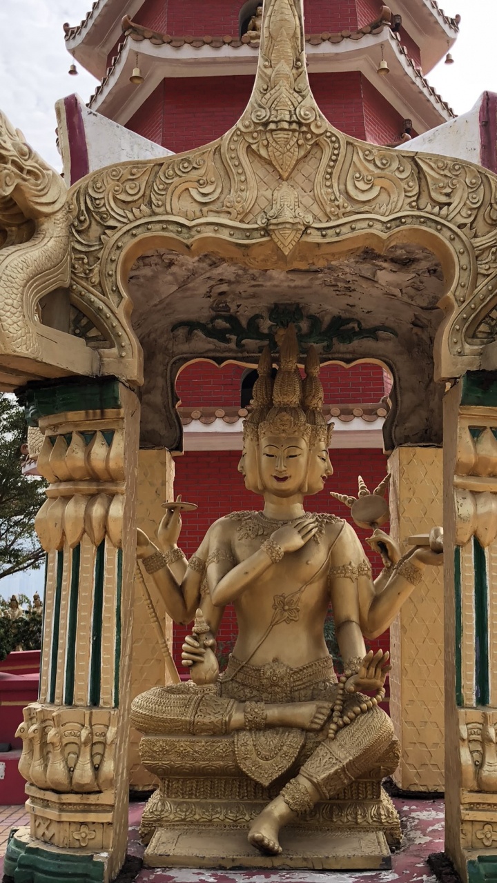 Обои Таиланд, Монастырь Десяти Тысяч Будд, статуя, резьба по камню, святыня в разрешении 720x1280