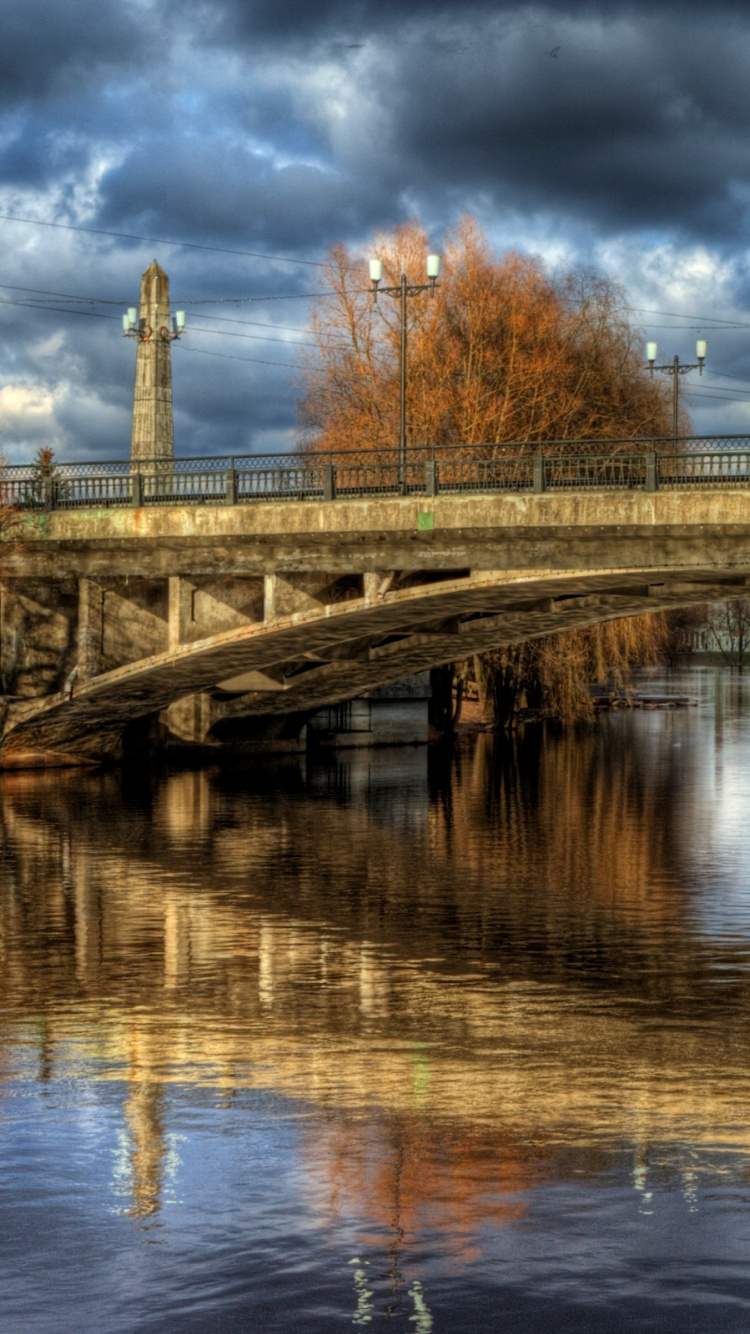 Обои отражение, вода, мост, облако, реки в разрешении 750x1334