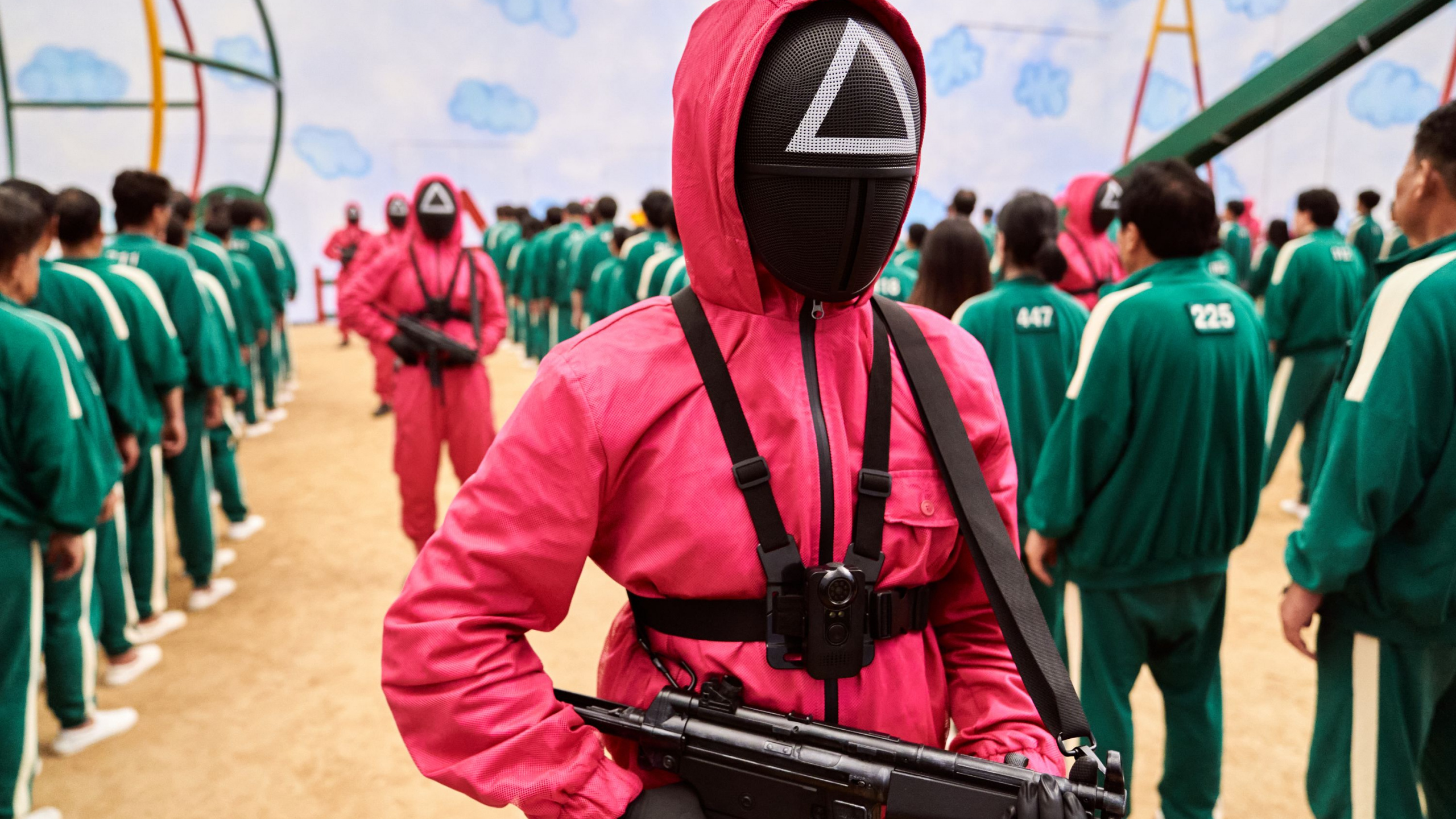 Обои игра в кальмара, Сон Ги-Хун, Южная Корея, нетфликс, Далгона в разрешении 2560x1440