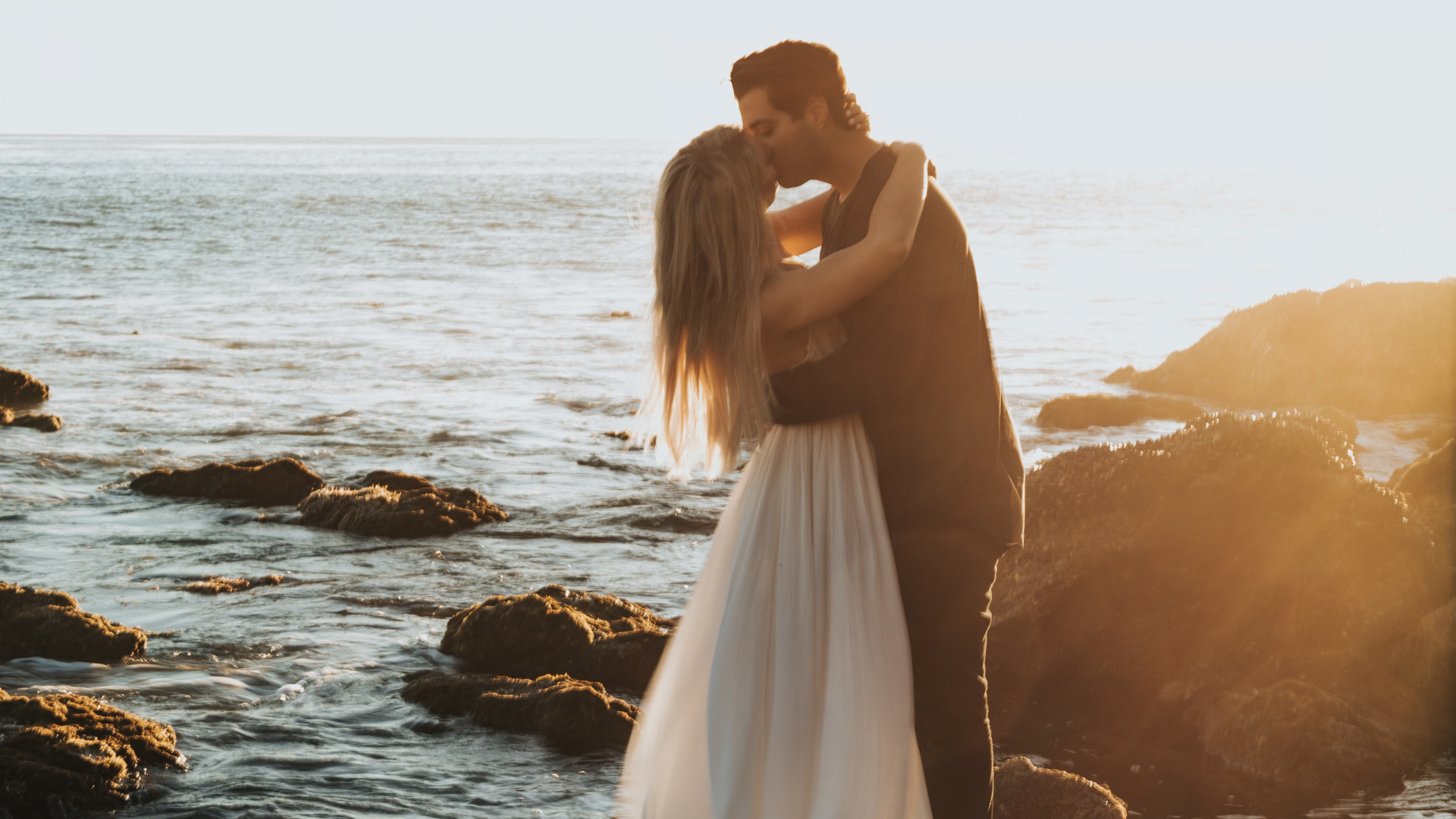 Обои свадьба, помолвка, вода, море, красота в разрешении 1920x1080