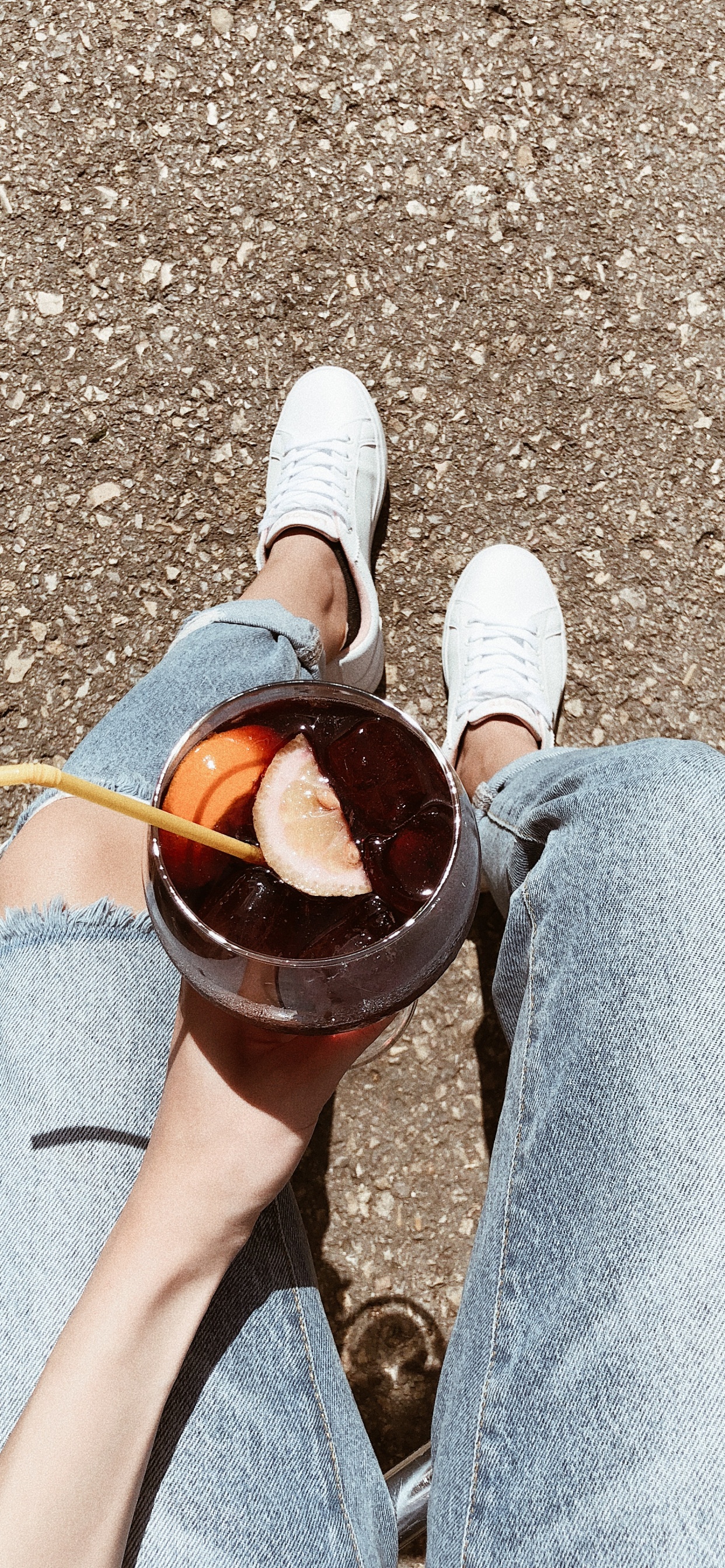 Обои башмак, человек, нога, брюки, человеческая нога в разрешении 1242x2688