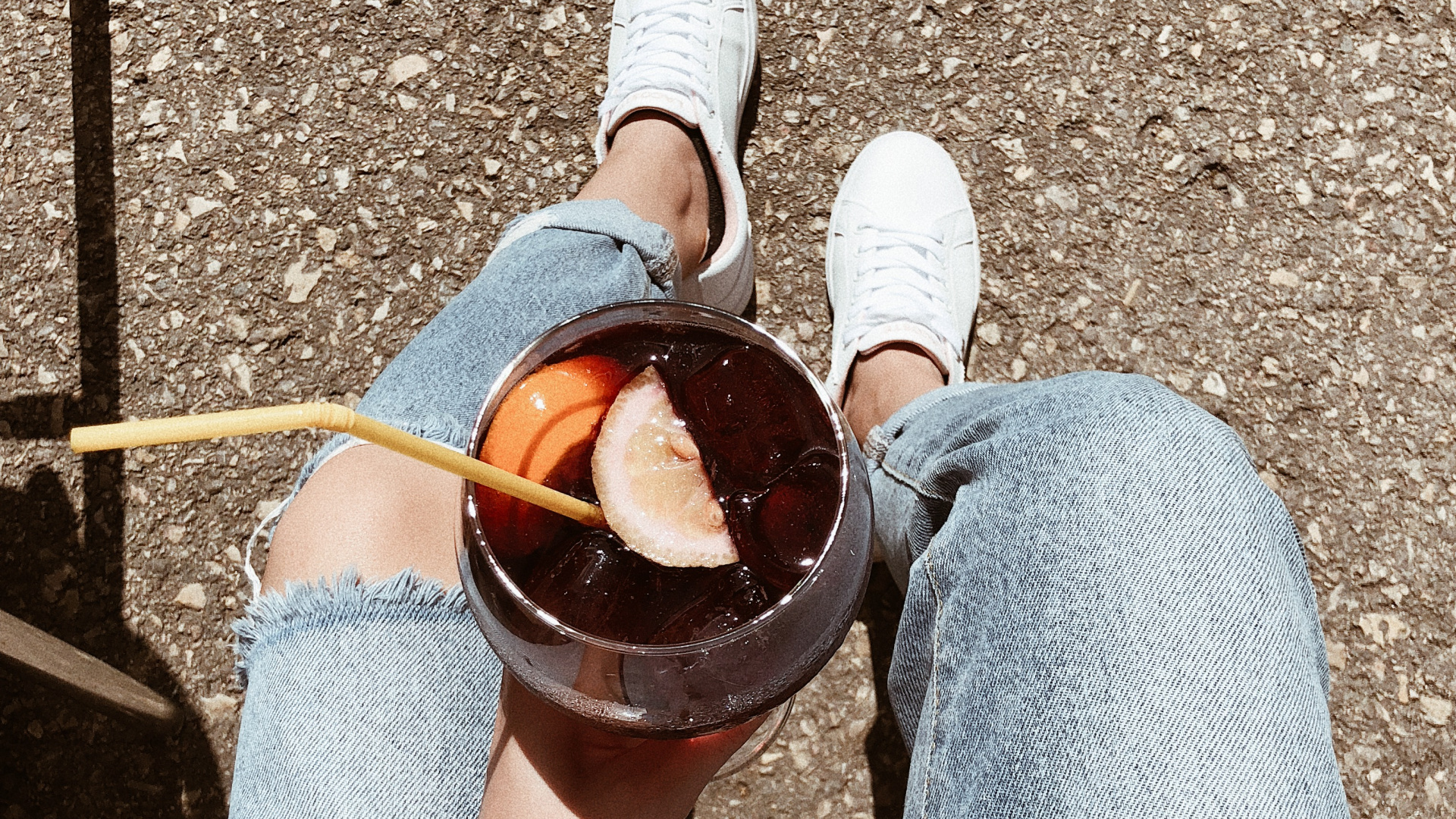 Обои башмак, человек, нога, брюки, человеческая нога в разрешении 1920x1080