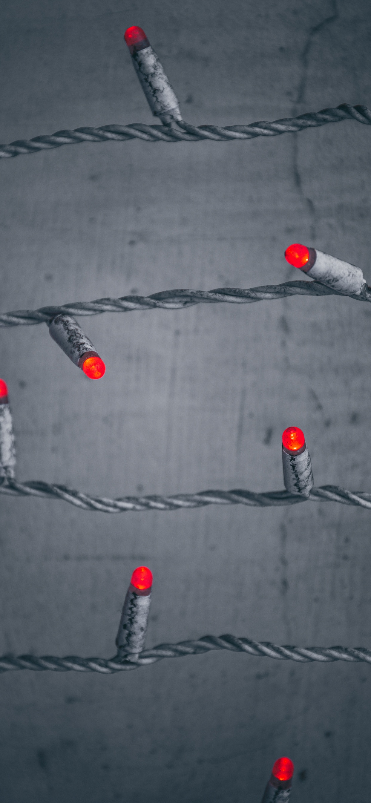 Обои вода, Лампа накаливания, красный цвет, линия, асфальт в разрешении 1242x2688