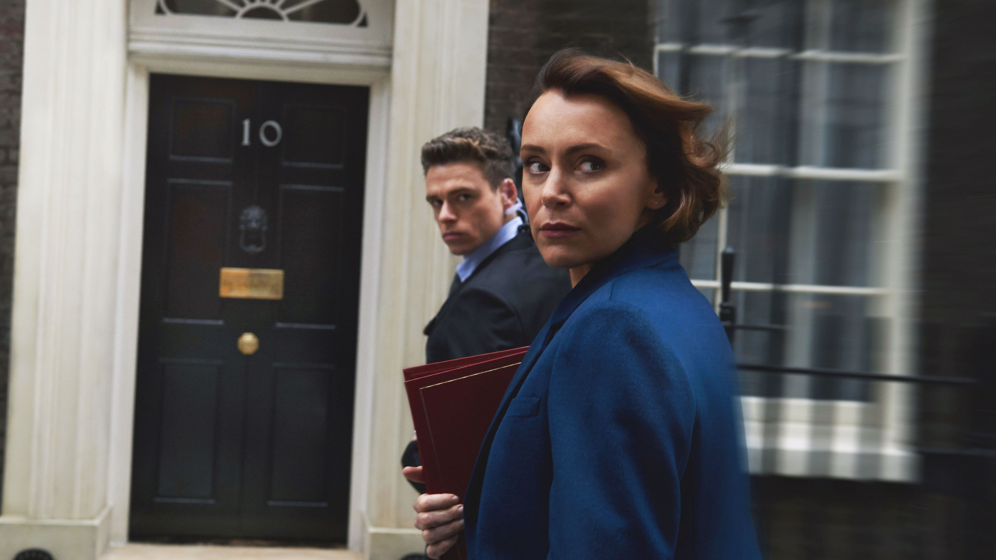 Обои Ричард Мэдден, телохранитель, Кили Хоуз, Би-би-си один, стояние в разрешении 3840x2160