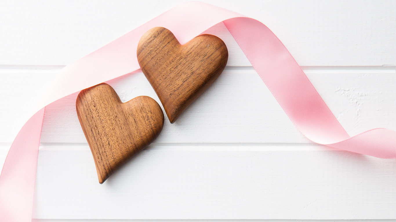 Обои любовь, сердце, День Святого Валентина, роман, подарок в разрешении 1366x768