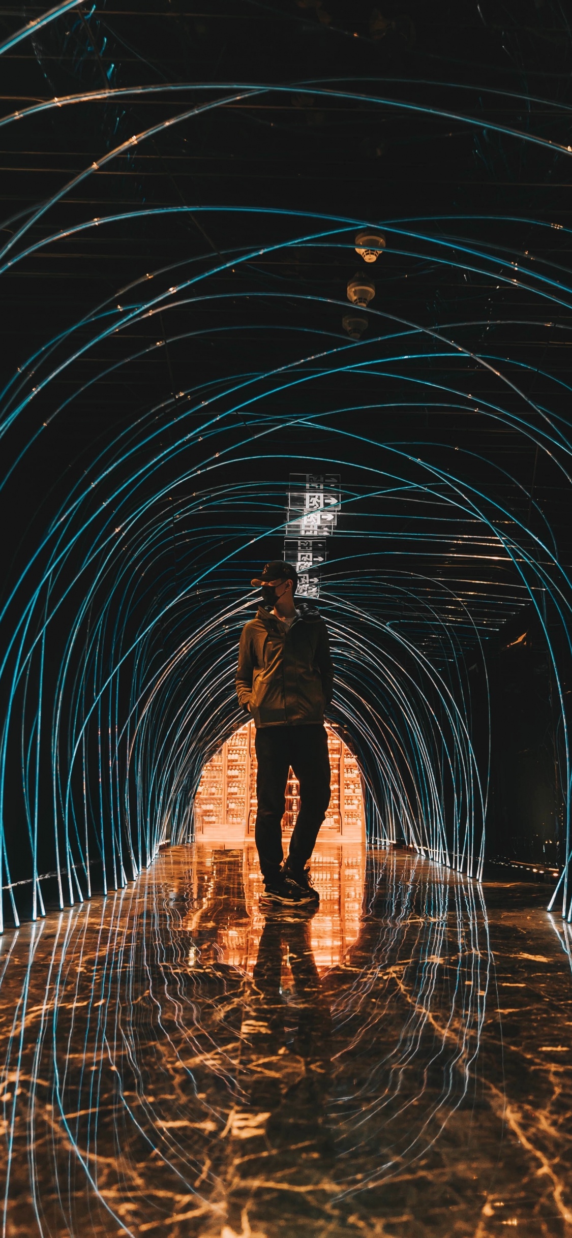 Обои туннель, инфраструктура, вода, ночь, Фестиваль Сигнала 2019 в разрешении 1125x2436