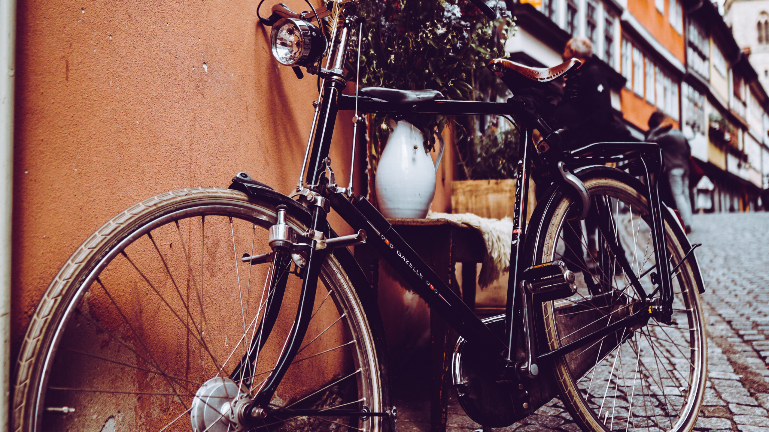 Обои велосипедное колесо, гибридный велосипед, снимок, свет, велосипед в разрешении 2560x1440