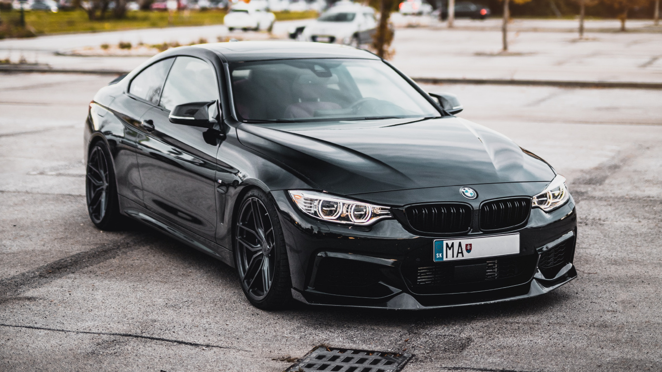 Обои белые, обод, колесо, Король, седан в разрешении 1366x768