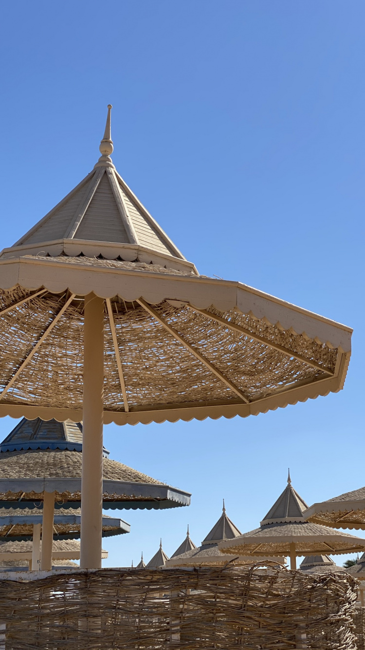 Обои вышка, здание, флерон, тень, полутона и оттенки в разрешении 750x1334