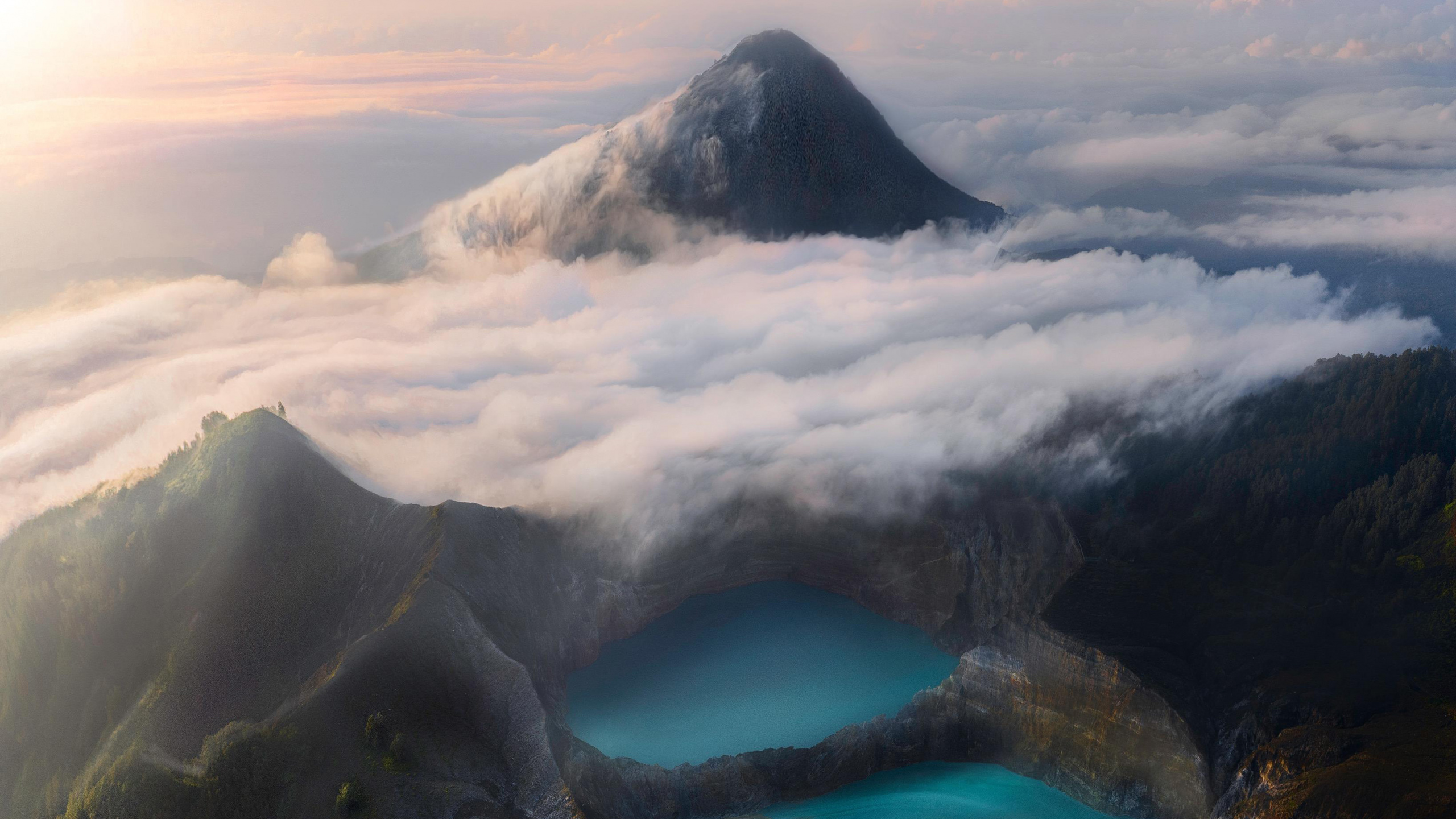 Обои вулкан, Келимуту, природа, горный рельеф, гора в разрешении 2560x1440