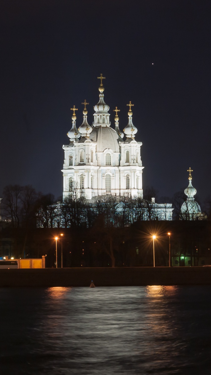 Обои Смольный монастырь, ночь, ориентир, вода, город в разрешении 720x1280