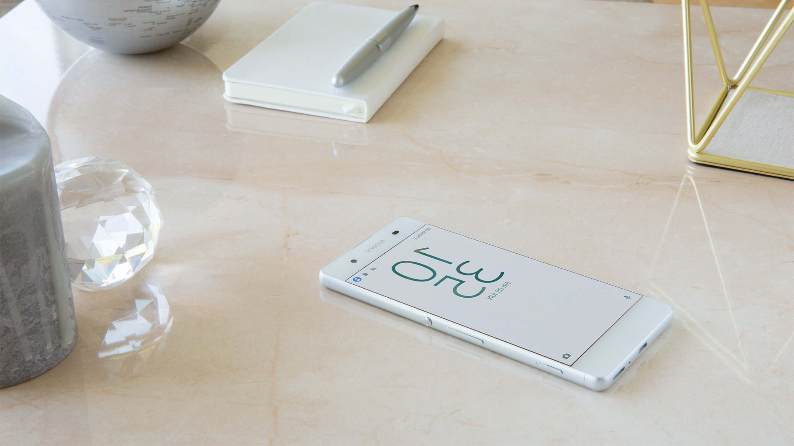 Обои этаж, электроника, гаджет, технологии, электронное устройство в разрешении 2560x1440