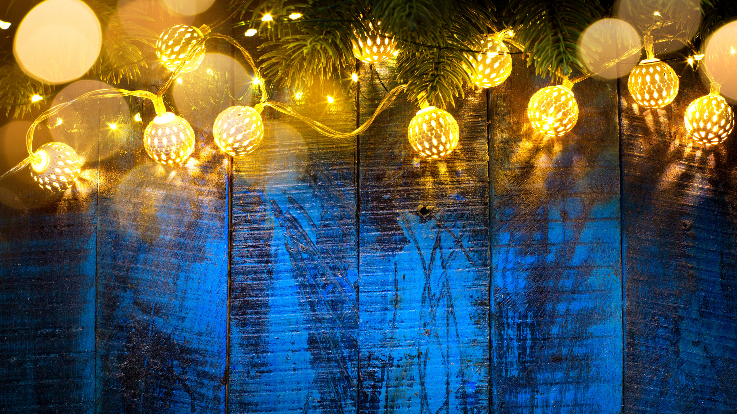 Обои освещение, свет, праздник, отражение, синий в разрешении 2560x1440