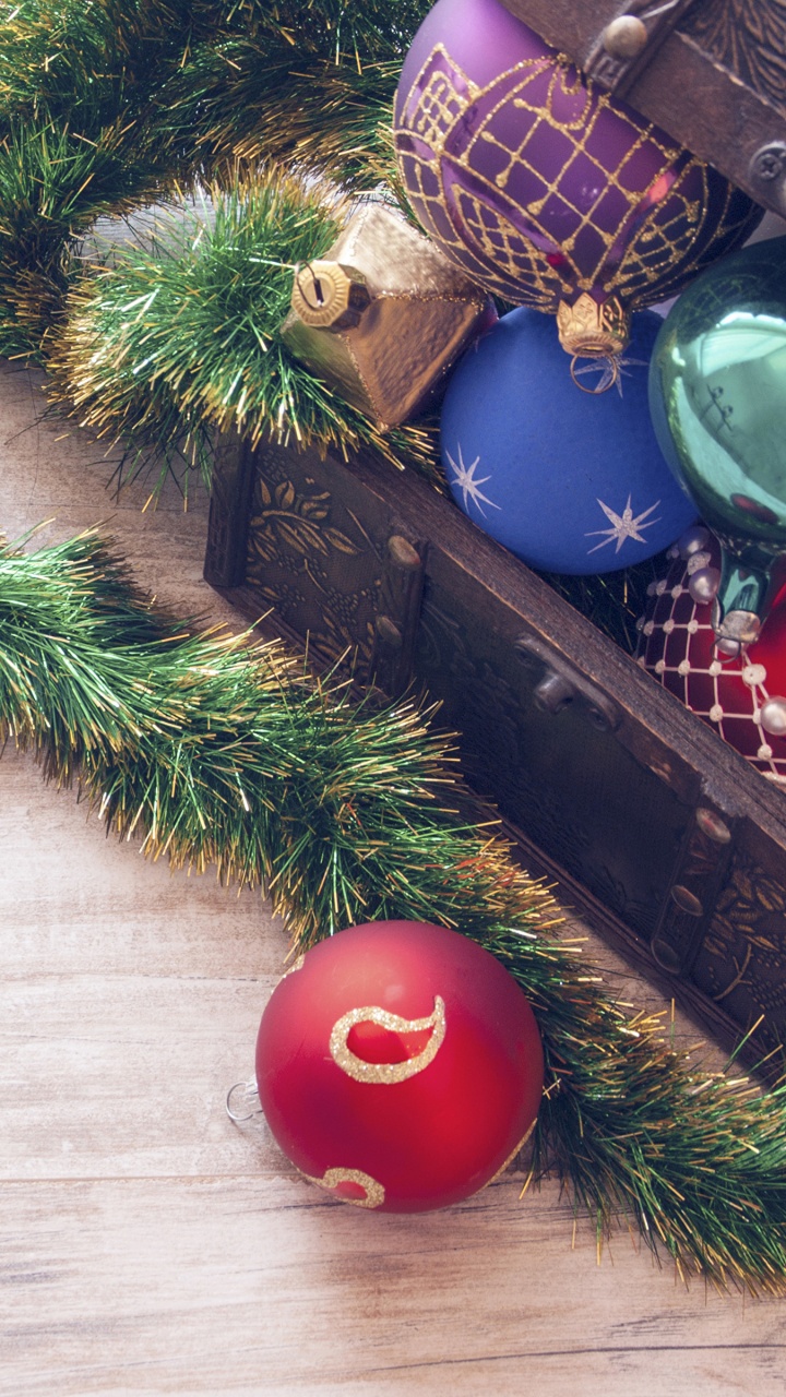 Обои Рождественский день, Рождество и курортный сезон, Рождественская история, елка, рождественский орнамент в разрешении 720x1280