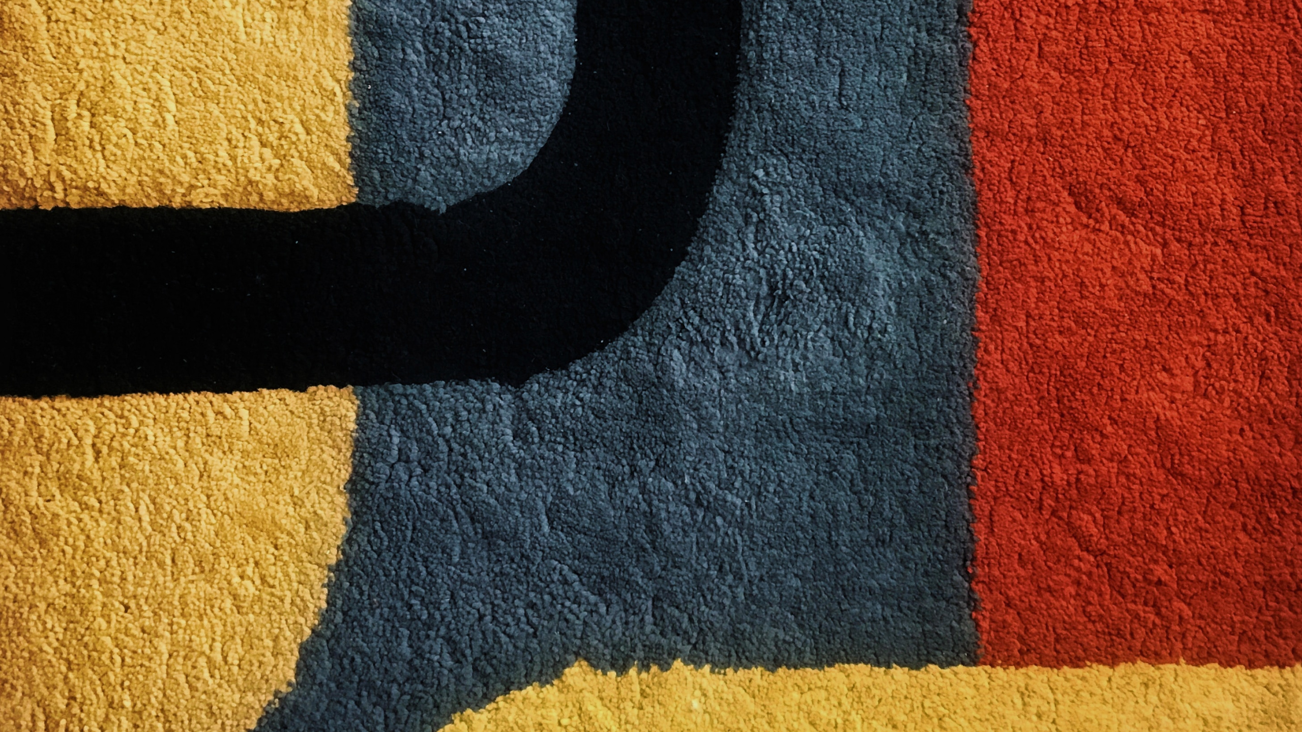 Обои красный цвет, Апельсин, синий, артист, желтый в разрешении 2560x1440