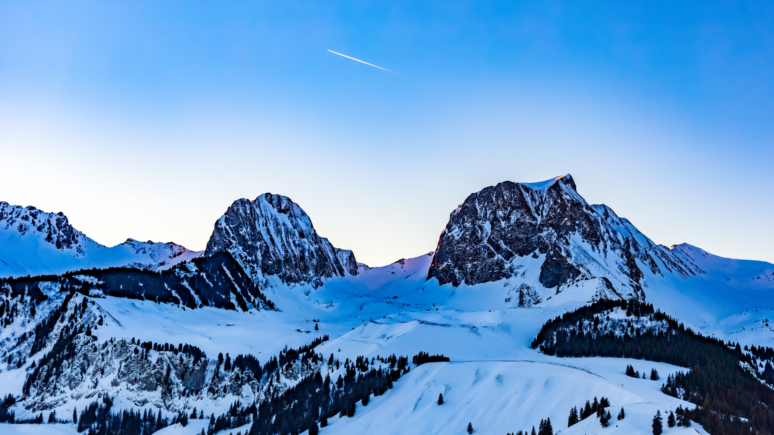 Обои гантриш, сайникская школа, гора, облако, снег в разрешении 2560x1440