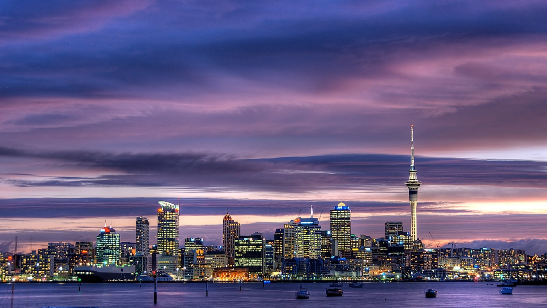 Обои городской пейзаж, город, ориентир, линия горизонта, городской район в разрешении 1920x1080