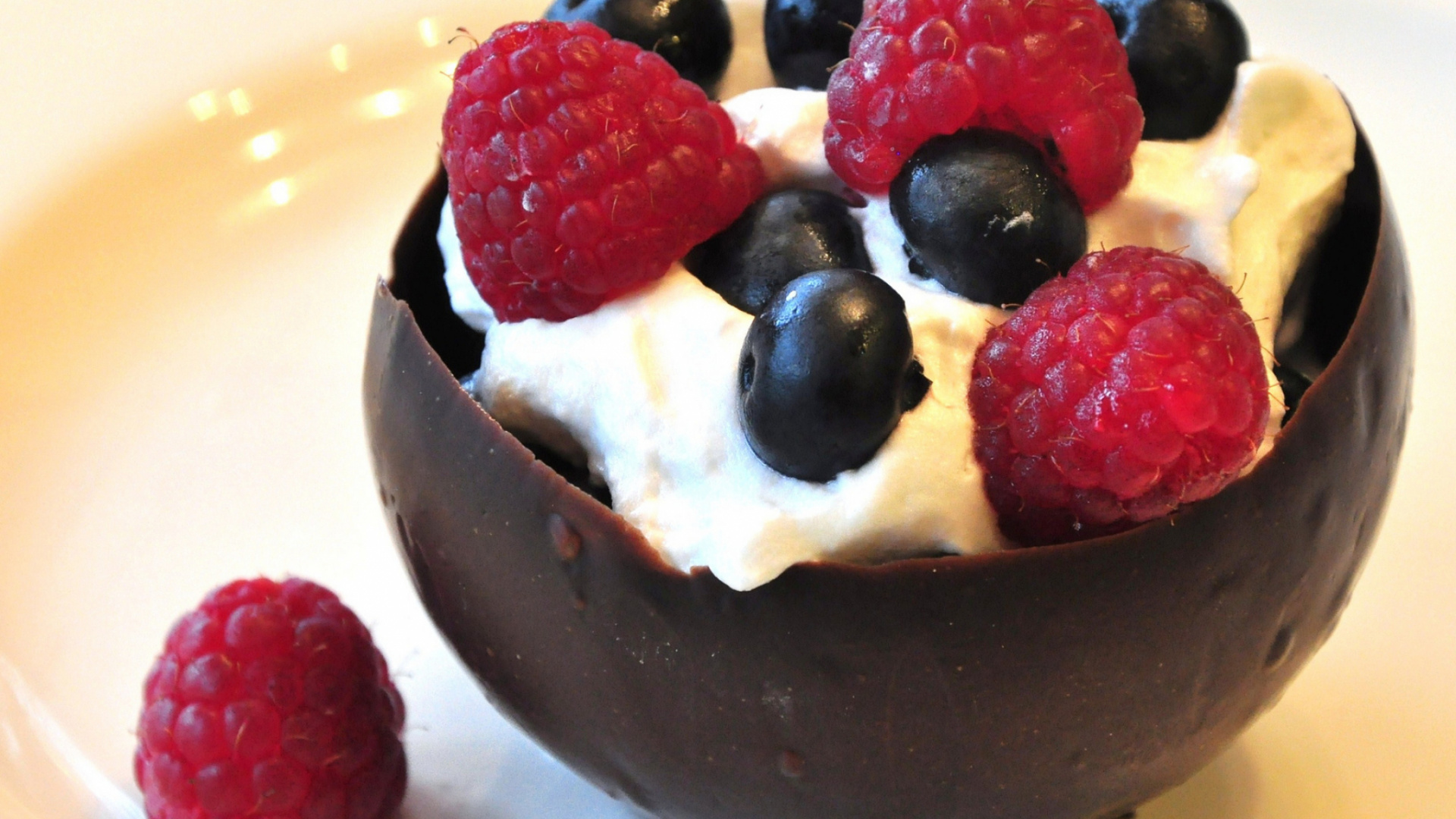 Обои панна котта, шоколад, замороженный десерт, пища, ягоды в разрешении 1920x1080