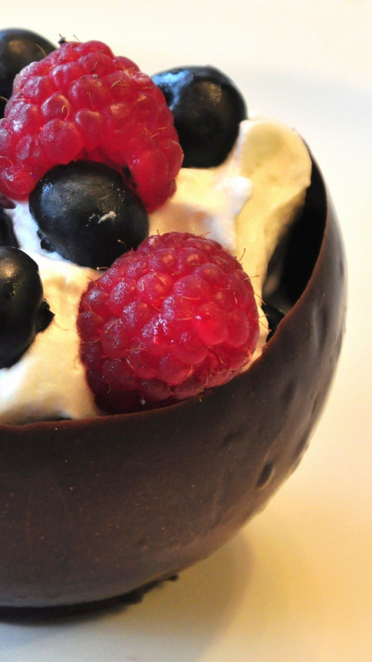 Обои панна котта, шоколад, замороженный десерт, пища, ягоды в разрешении 750x1334