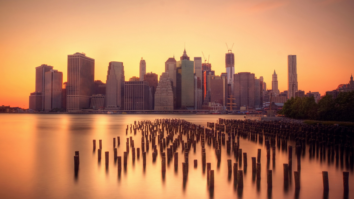 Обои городской пейзаж, город, линия горизонта, отражение, метрополия в разрешении 1366x768