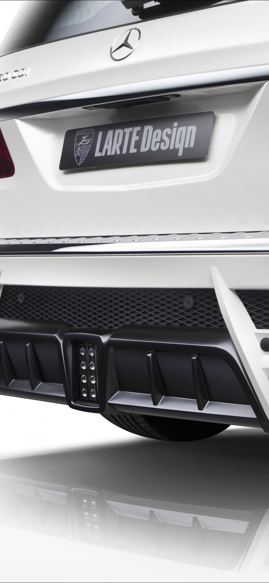 Обои Mercedes-Benz SLR McLaren, авто, бампер, автомобильный экстерьер, mercedes benz g class в разрешении 1125x2436