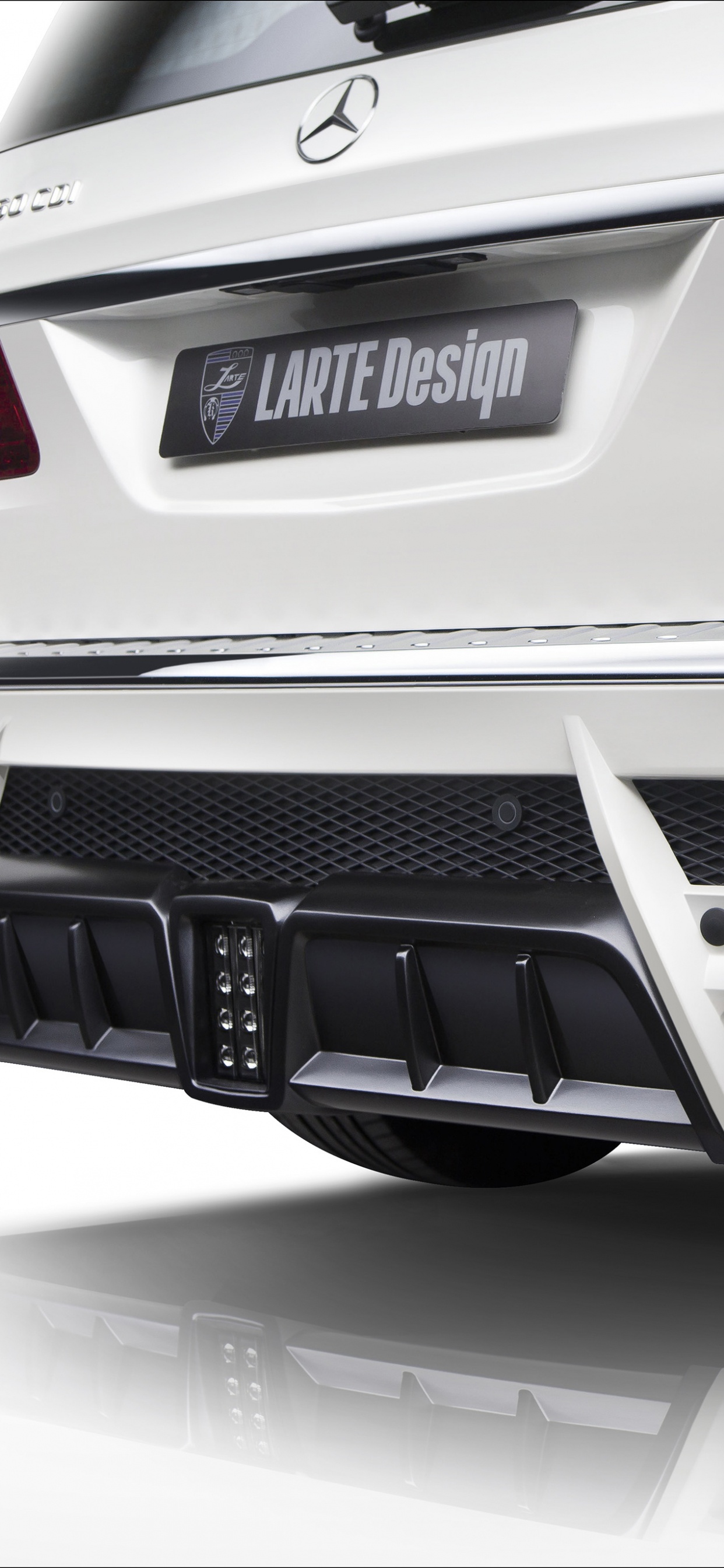 Обои Mercedes-Benz SLR McLaren, авто, бампер, автомобильный экстерьер, mercedes benz g class в разрешении 1242x2688