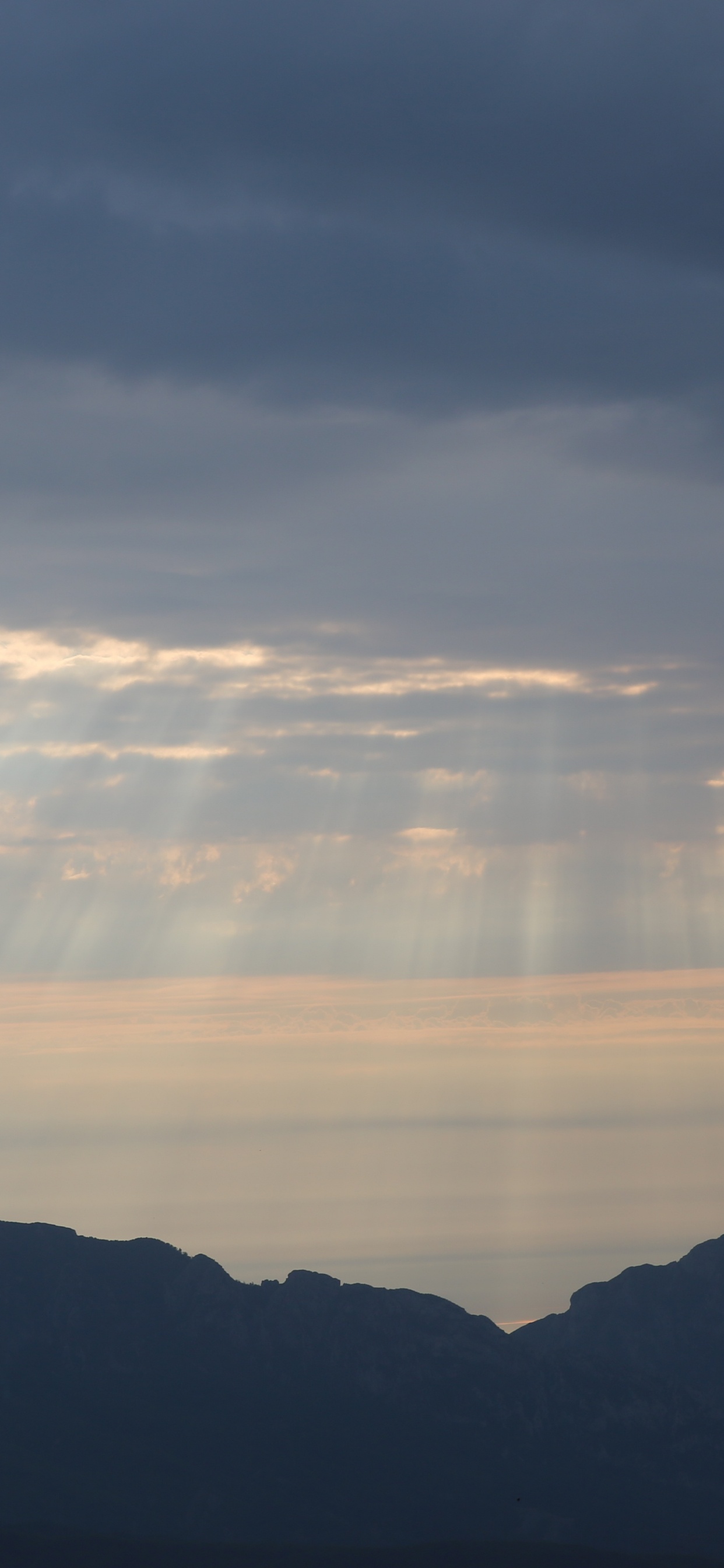 Обои закат, солнечный свет, рассвет, облако, горный рельеф в разрешении 1242x2688