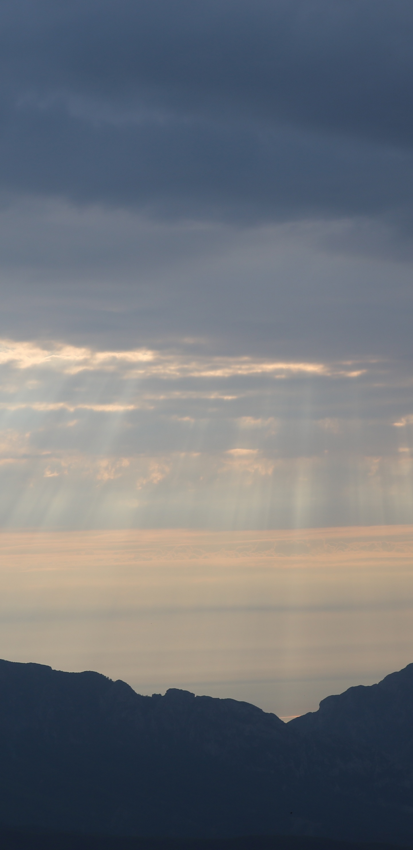 Обои закат, солнечный свет, рассвет, облако, горный рельеф в разрешении 1440x2960