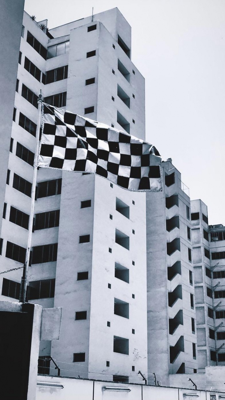 Обои кондоминиум, окно, дневное время, башня, архитектура в разрешении 720x1280