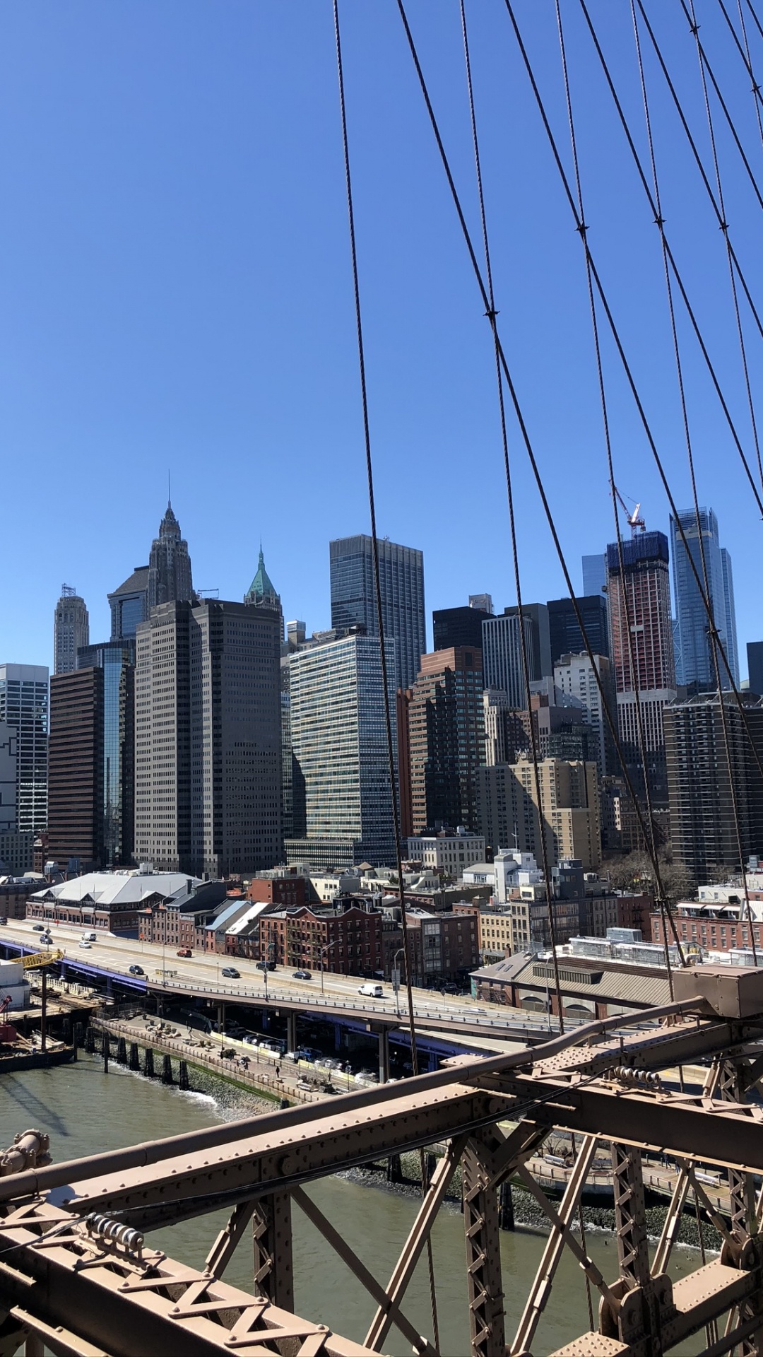 Обои НьюЙорк, небоскреб, дневное время, городской район, инфраструктура в разрешении 1080x1920