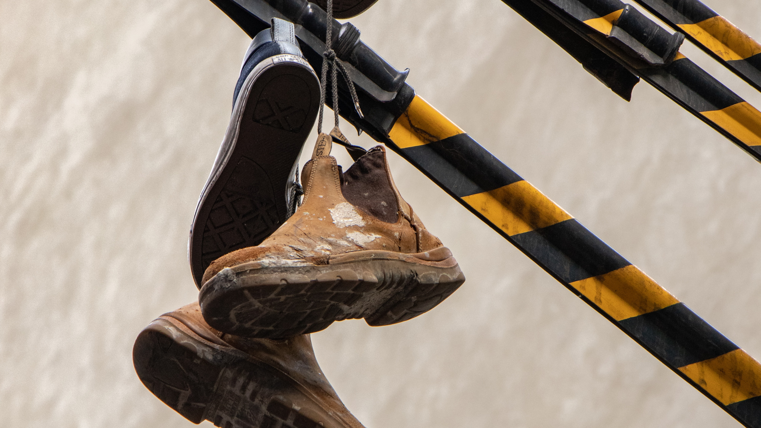 Обои Мельбурн, башмак, подвешивание, лыжи, лыжная палка в разрешении 2560x1440