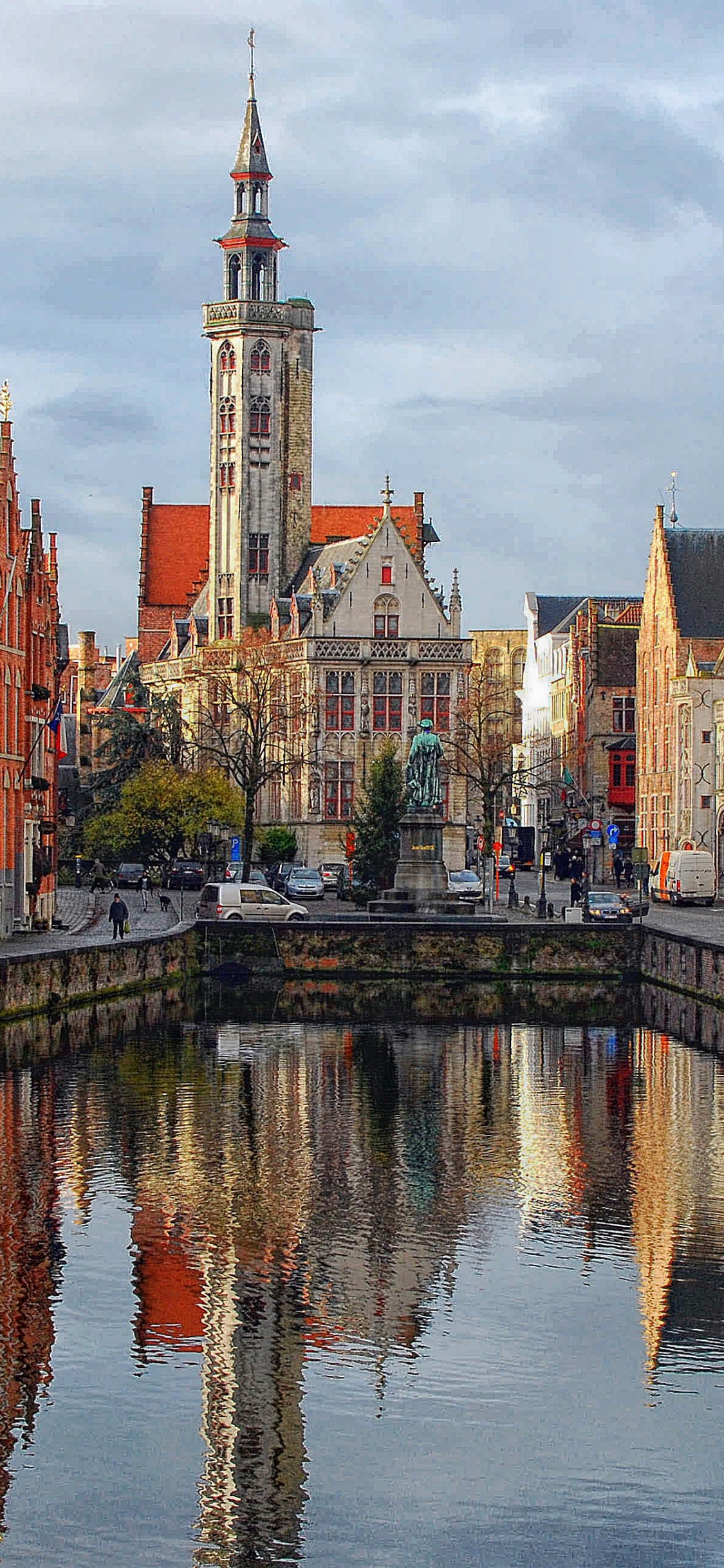 Обои ББ Эмма, канал, водный путь, отражение, вода в разрешении 1125x2436