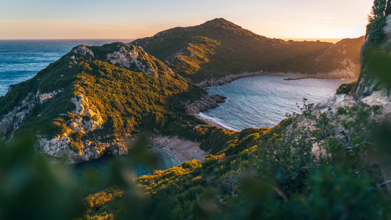 Обои Двойные бухты Порто Тимони, ютуб, вода, гора, природный ландшафт в разрешении 1366x768