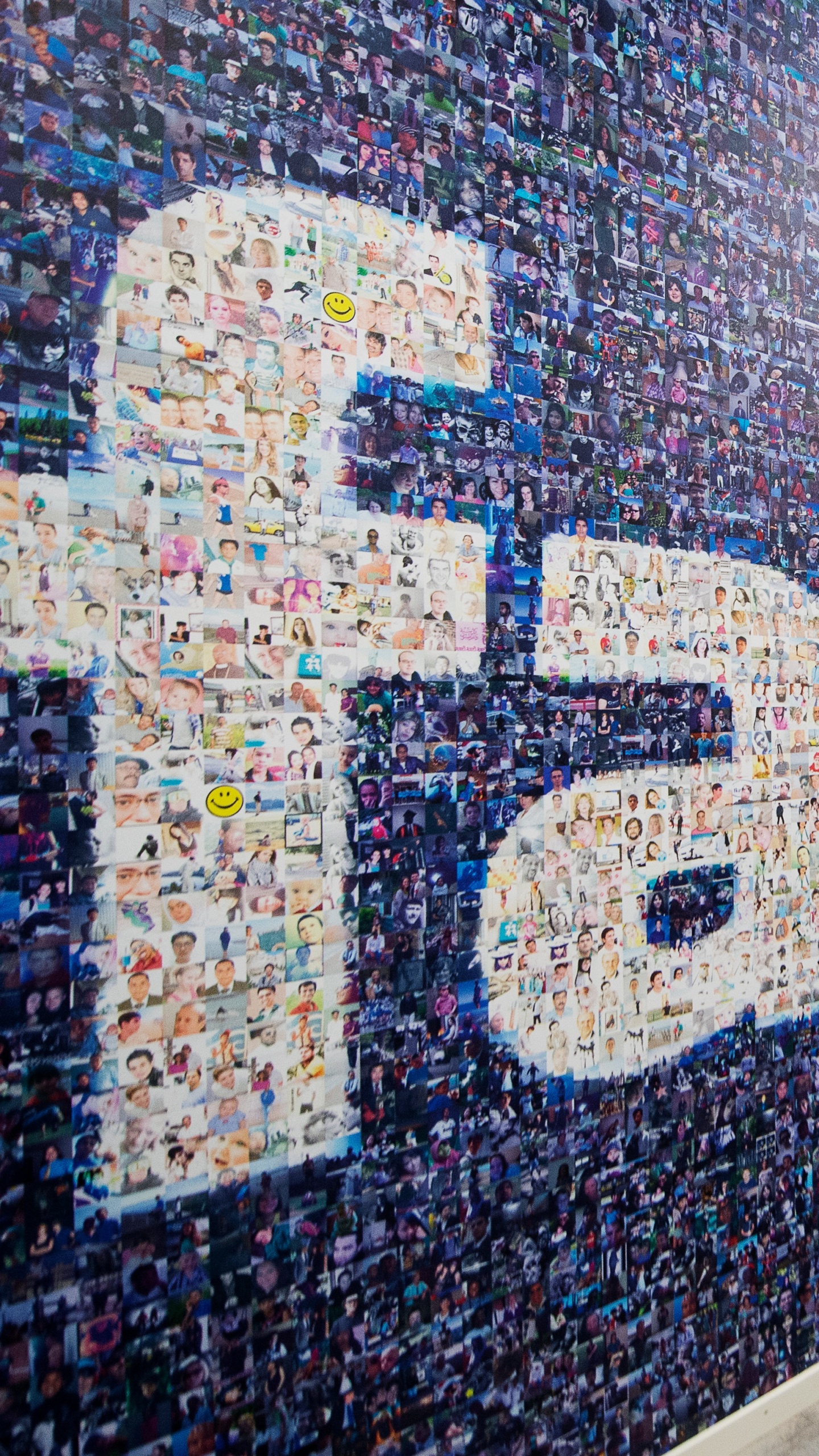 Обои стена, синий, арт, текст, фреска в разрешении 1440x2560