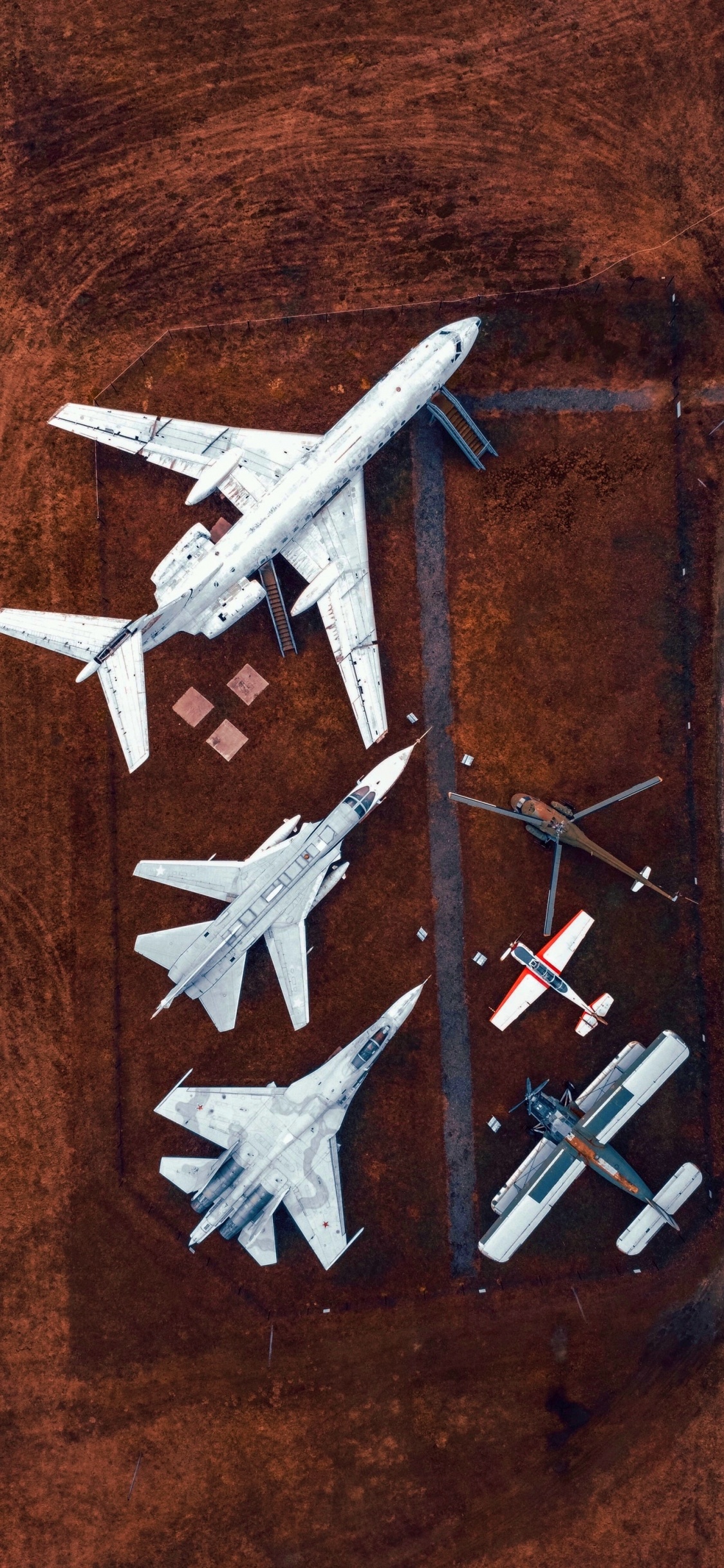 Обои самолеты, самолет, полет, реактивный самолет, авиакомпания в разрешении 1125x2436