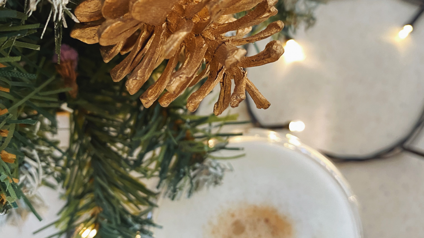 Обои сосна, serveware, посуда, Рождественские украшения, Рождество в разрешении 1366x768