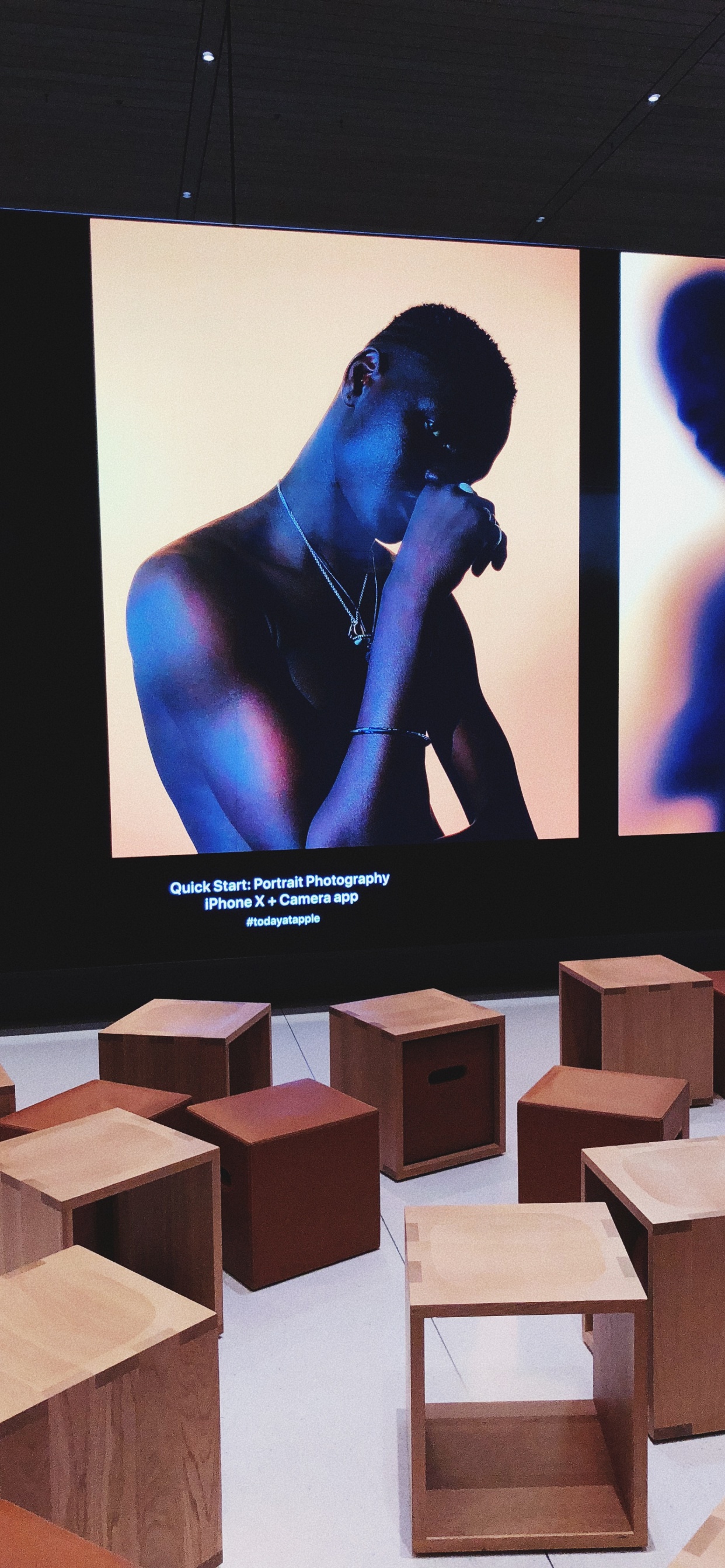 Обои таблица, деревянный блок, фанера, apple, магазин в разрешении 1242x2688