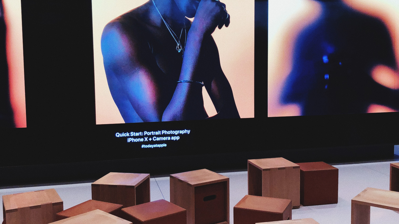 Обои таблица, деревянный блок, фанера, apple, магазин в разрешении 1280x720