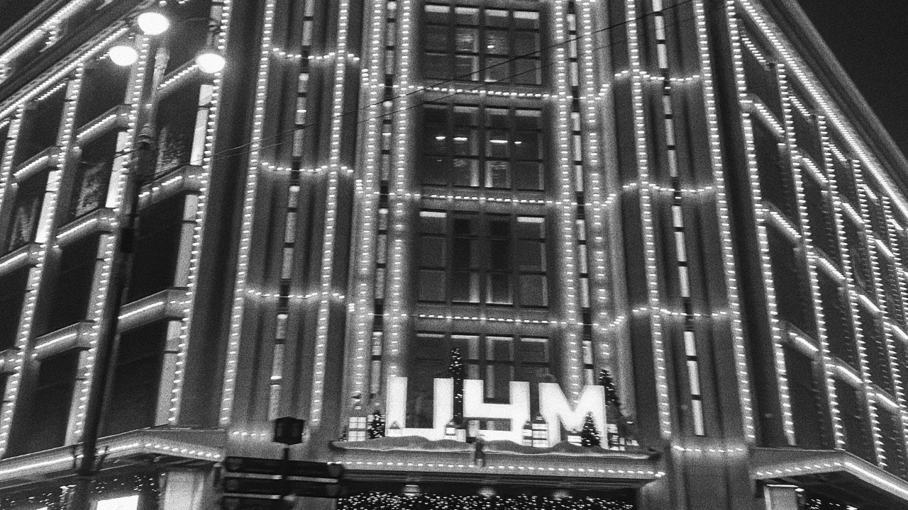 Обои окно, фасад, метрополия, ночь, здание в разрешении 1280x720